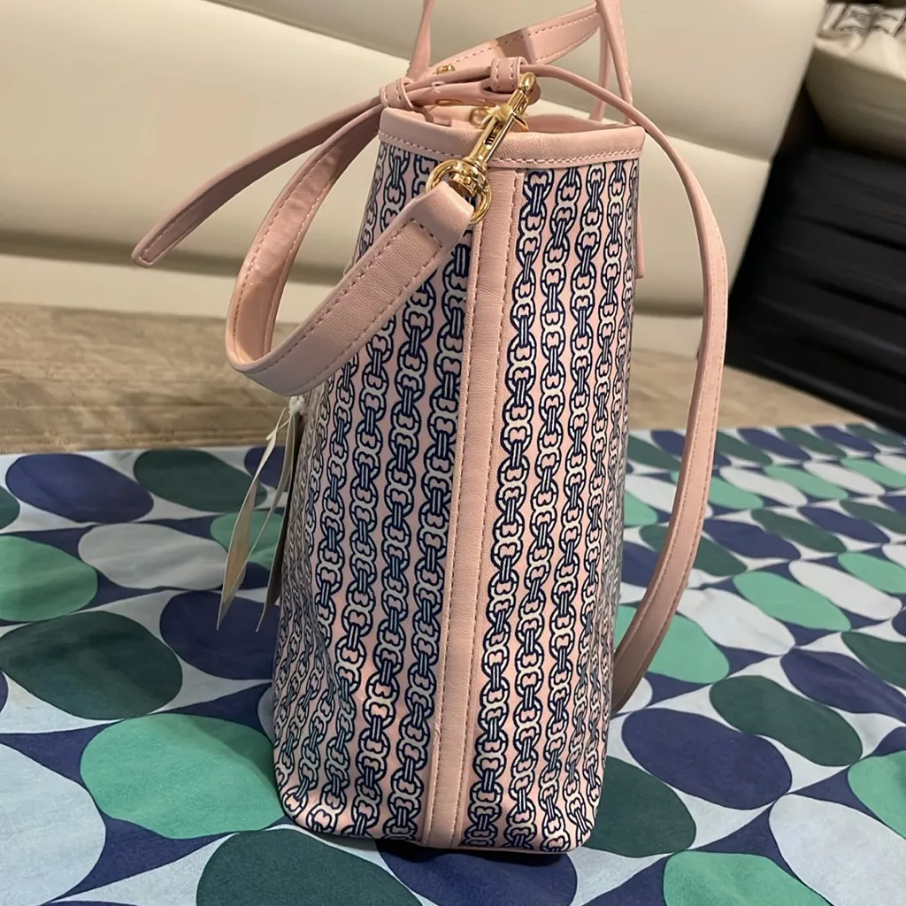 Tory Burch Pink and Navy Chain Print Tote - Image 4