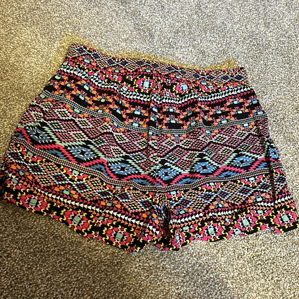 BeBop Juniors Small Black Tribal Aztec Shorts - Image 4