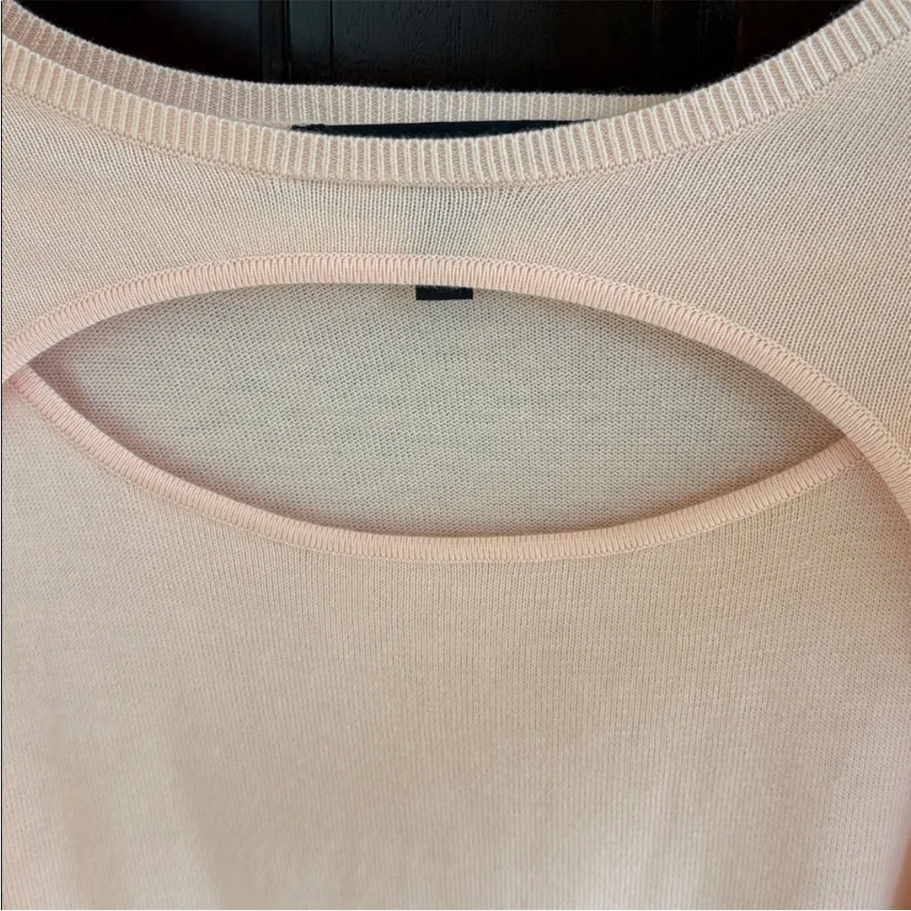 EUC White House Black Market Cashmere
Blend Cutout Sweater Size Small - Image 8