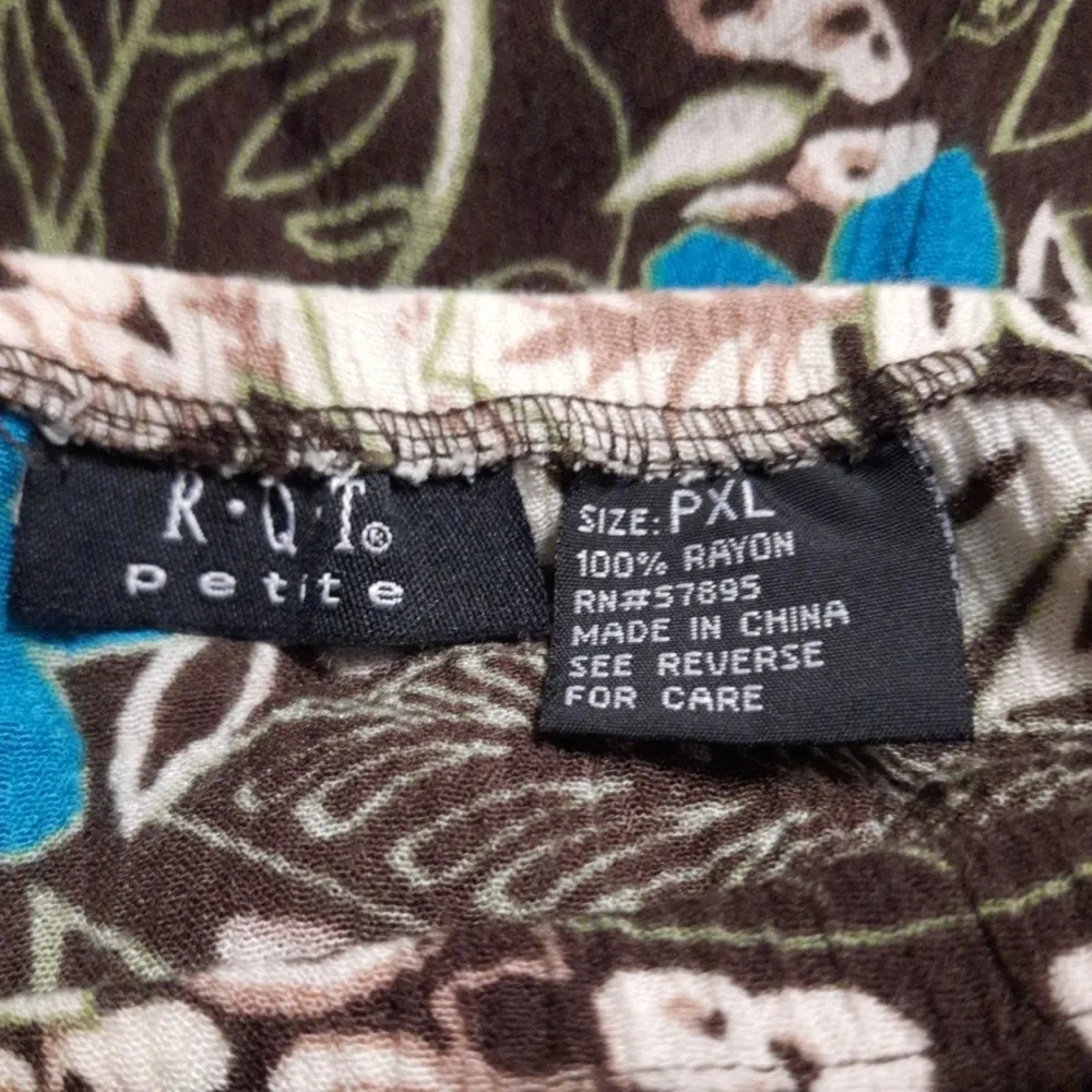 RQT Petite Floral Skirt Size Petite Extra Large Blue - Image 3