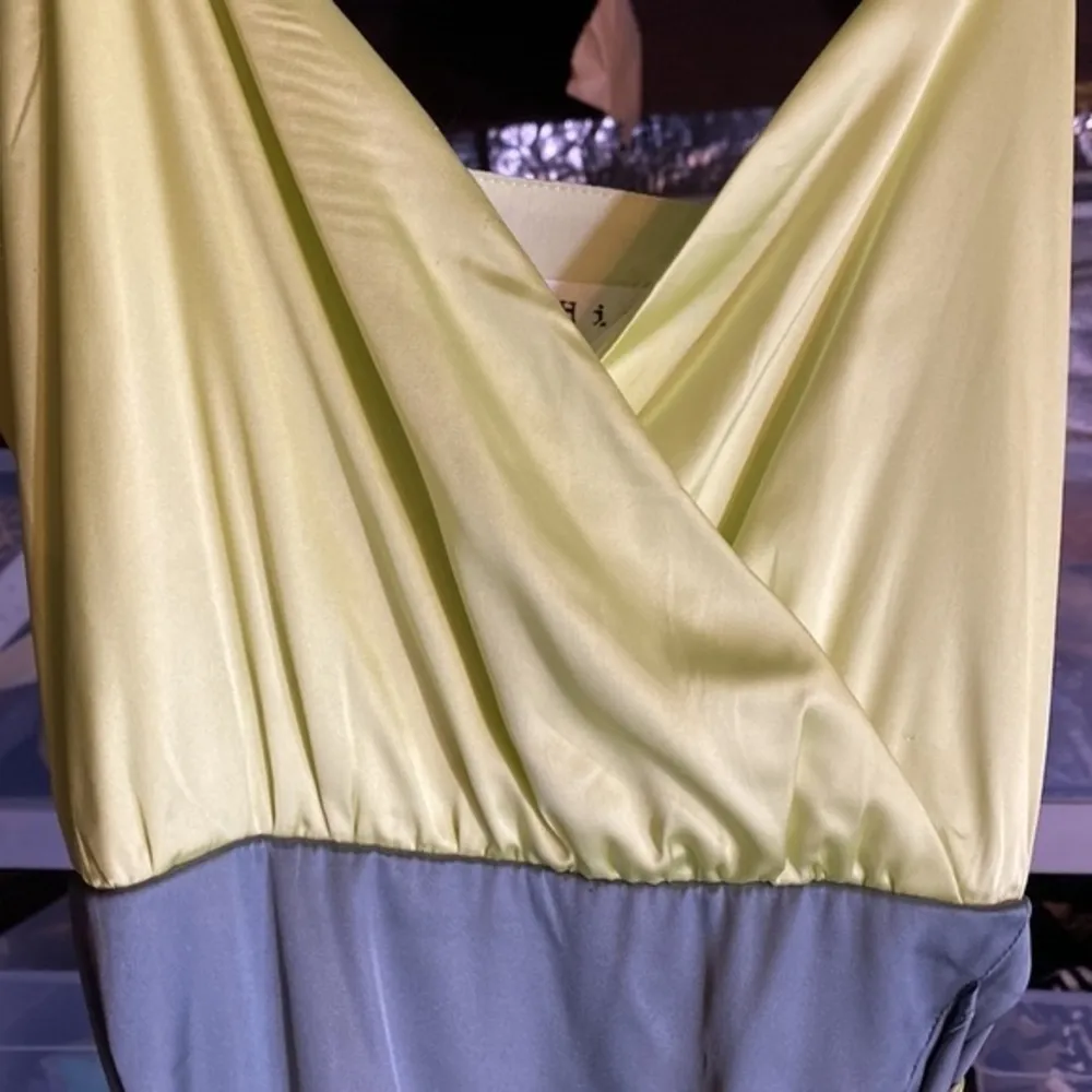 Big Hit two toned flowy high low dress size small Green - Image 11