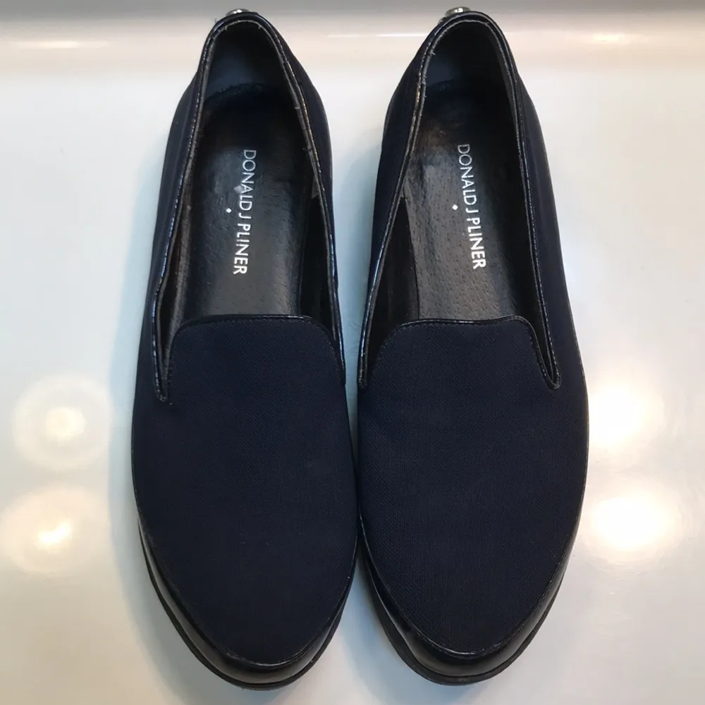 Donald J. Pliner Women’s Navy Blue Fabric Black Leather Comfort Slip - Image 2