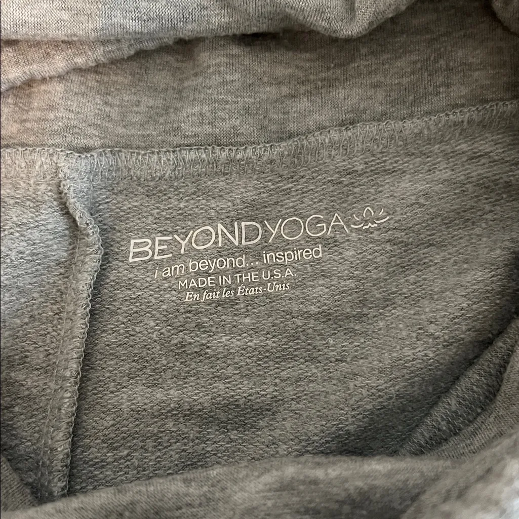 Beyond Yoga Funnel Neck Lightweight Top Gray Size XS - Image 5