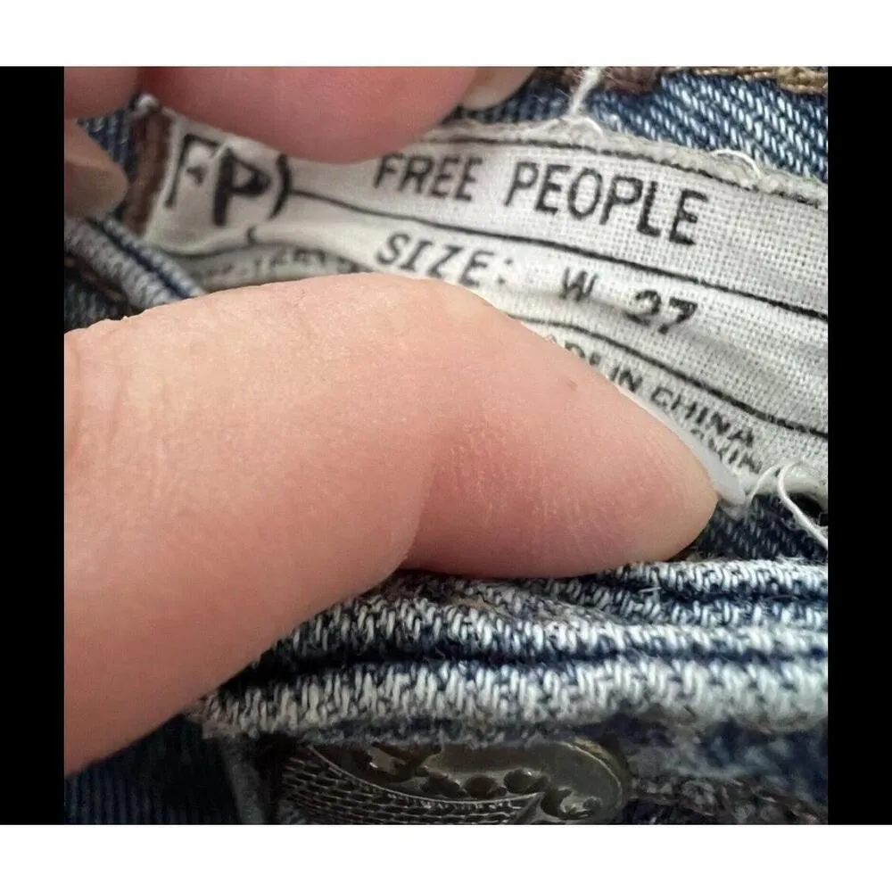 Free People Denim Shorts Distressed Jean Shorts Raw Hem Size 27 - Image 7