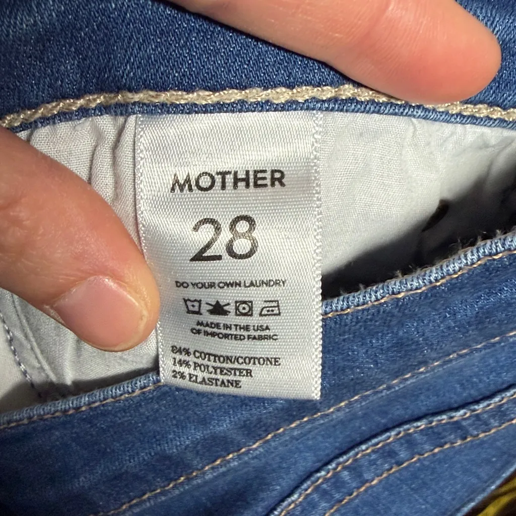 MOTHER The Runaway Blue Skies & Promises Low Rise Flare Jeans Size 28 - Image 4