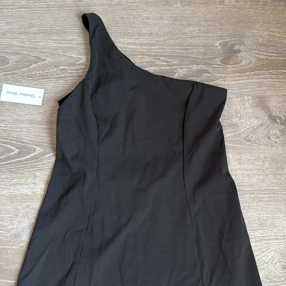 NEW Outdoor Voices One Shoulder  lined Medium - Image 6