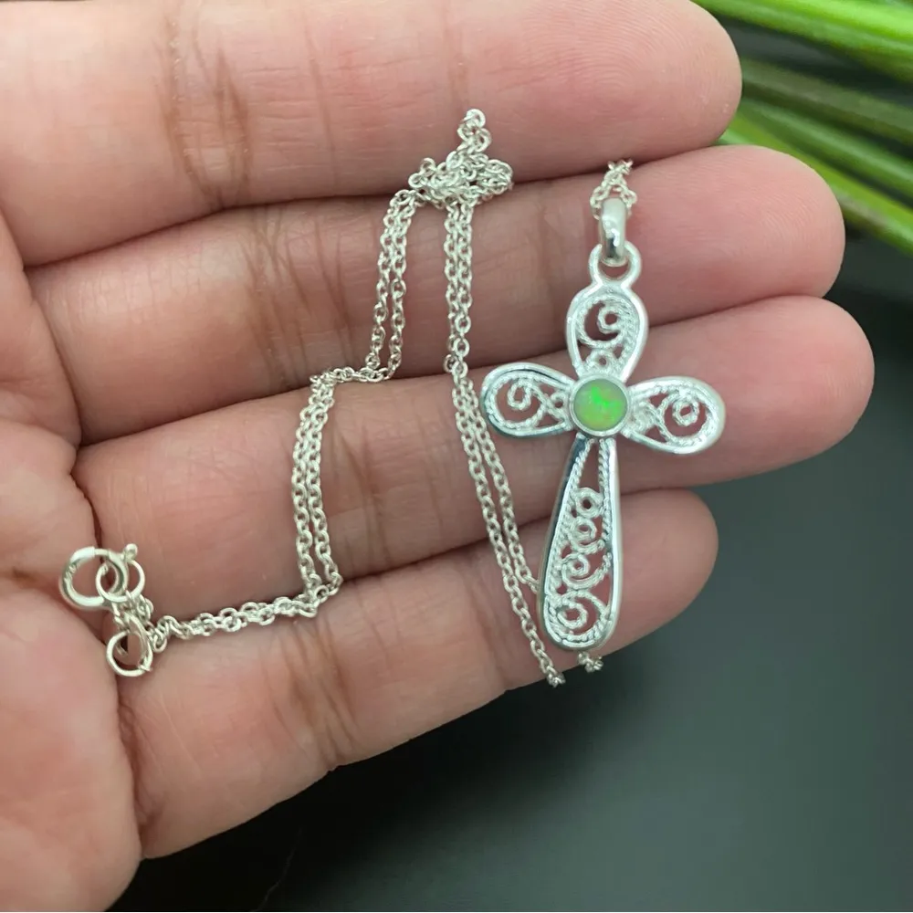 Sterling Silver 925 Signed Green Opal Cross Pendant 18” Necklace 3g. - Image 2