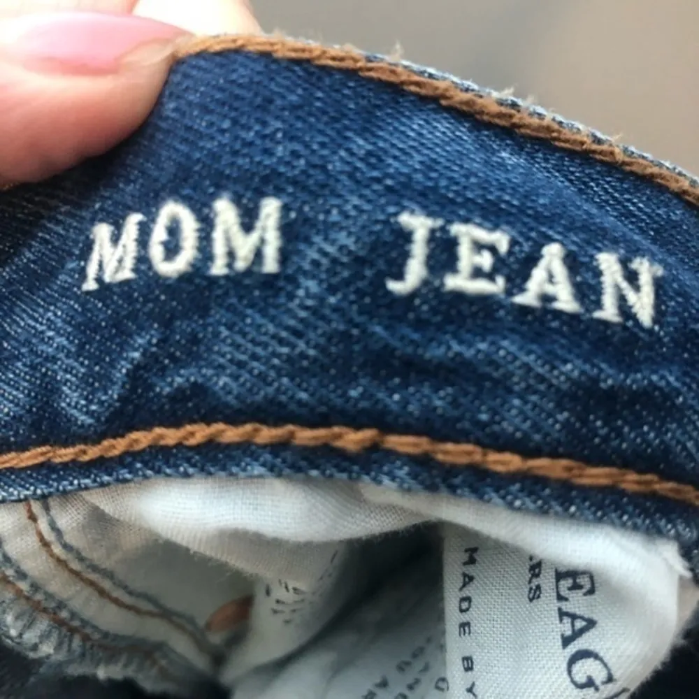 American Eagle  high rise mom Jeans denim blue jean - Image 4