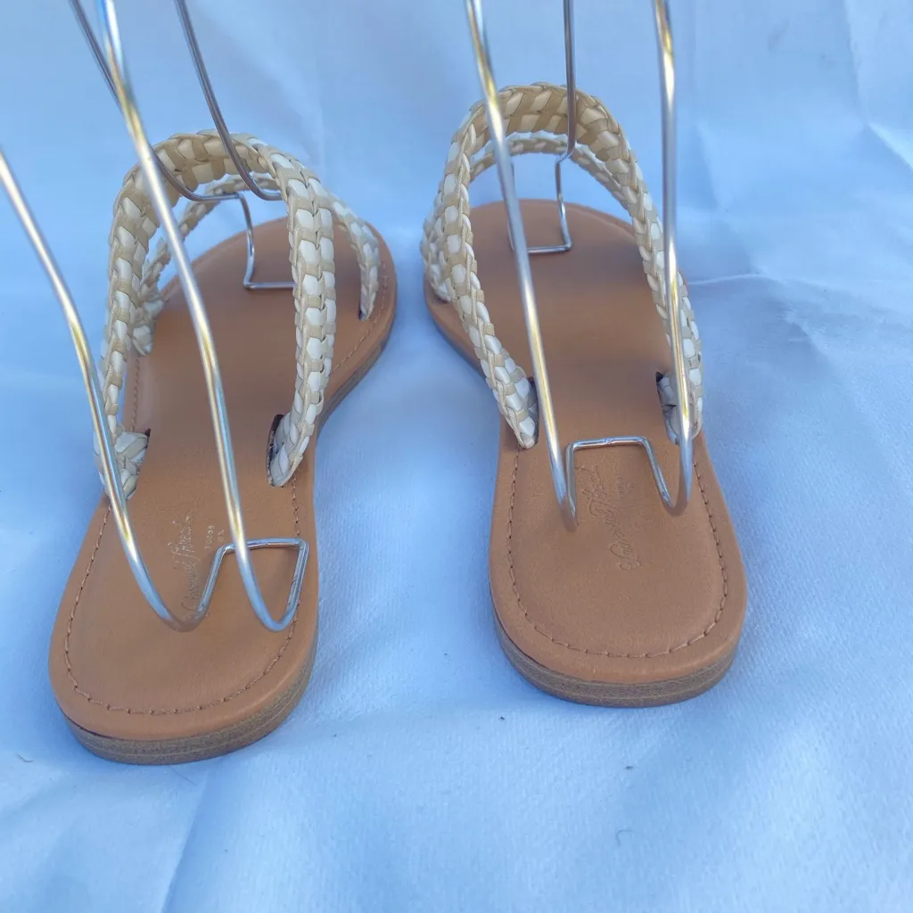 Universal Thread Women's Cream Sandals Size 9 - Image 5