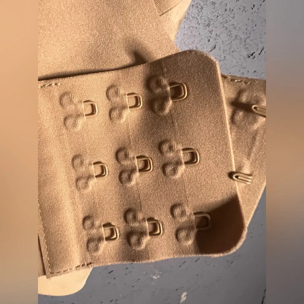 Honeylove Liftwear Silhouette Bra Bundle in colors Black and Sand. Size 38 D/DD Tan - Image 14