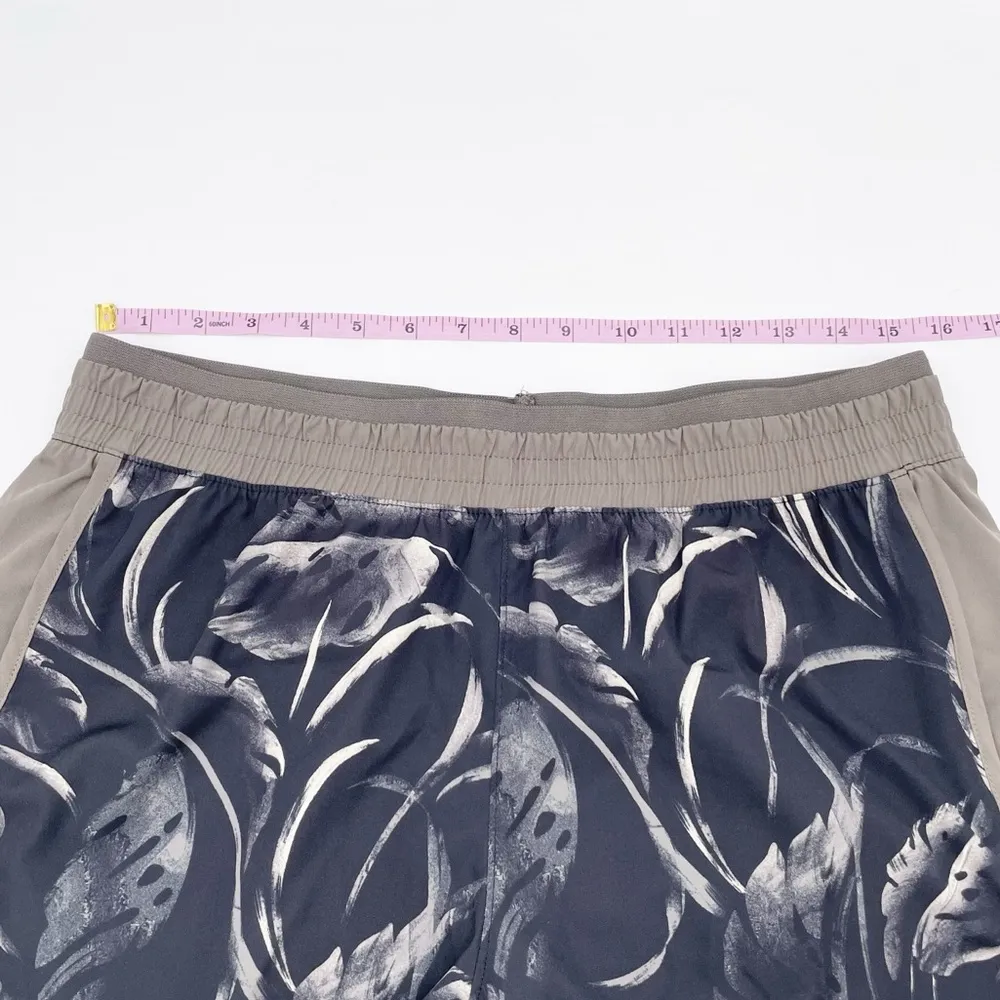 Tek Gear Women's Core Woven Running Shorts Black Taupe Tropical Print Size Large - Image 7