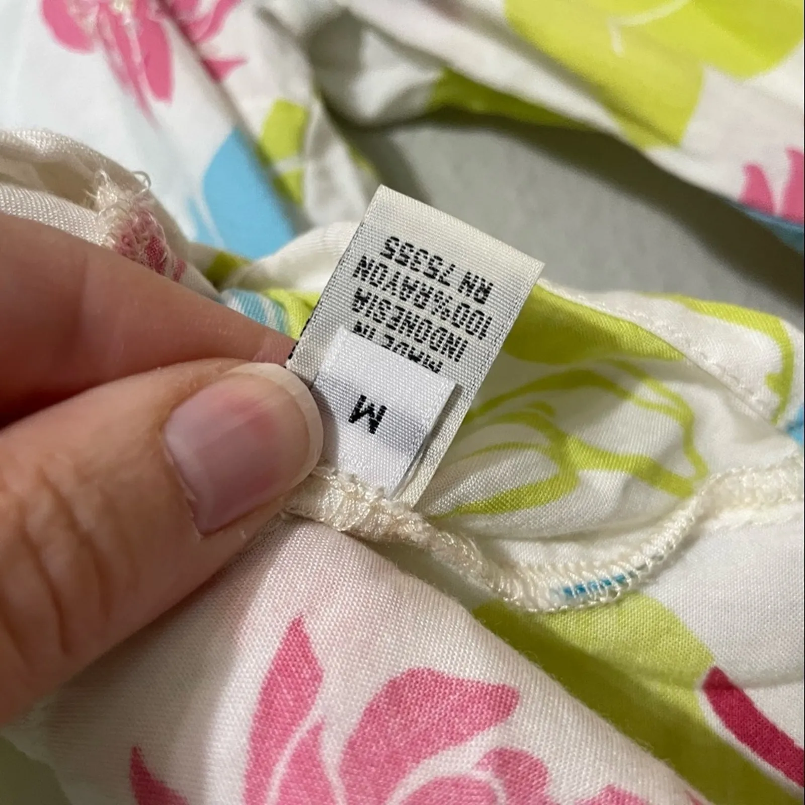 Green Tea White Blue & Green Floral Beaded Knot Front Cropped Y2K Blouse M Rayon Size M - Image 5