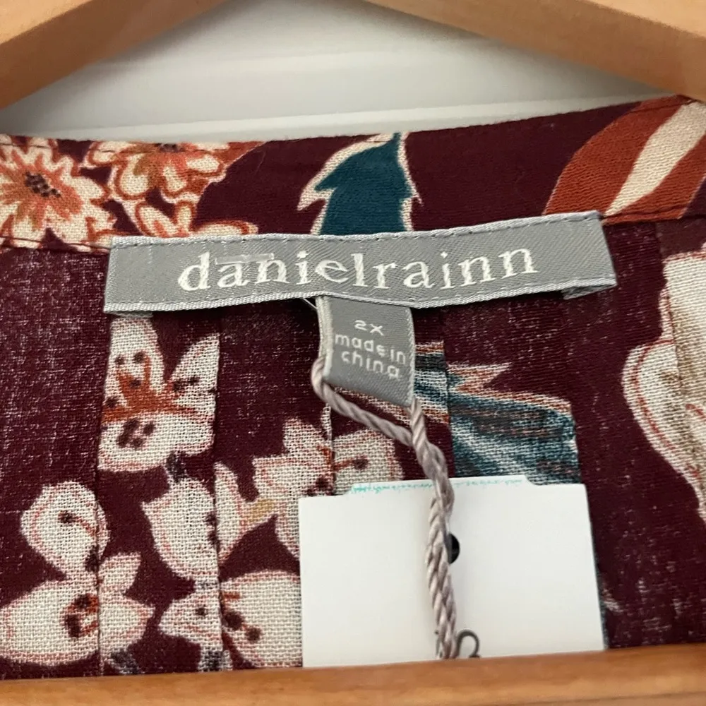 NWT StitchFix Daniel Rainn Amely Split Neck Top Burgundy Floral 2X - Image 6