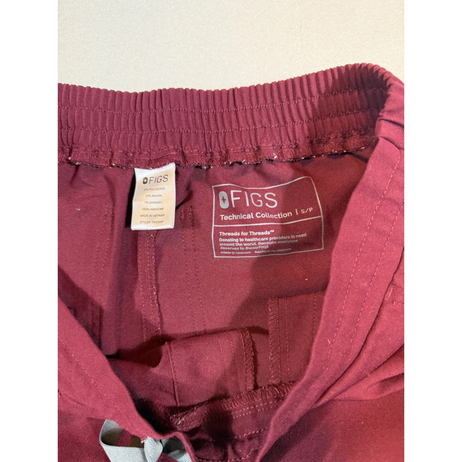 FIGS Technical Collection Women's Scrub Pants Drawstring Maroon Pockets - Image 3