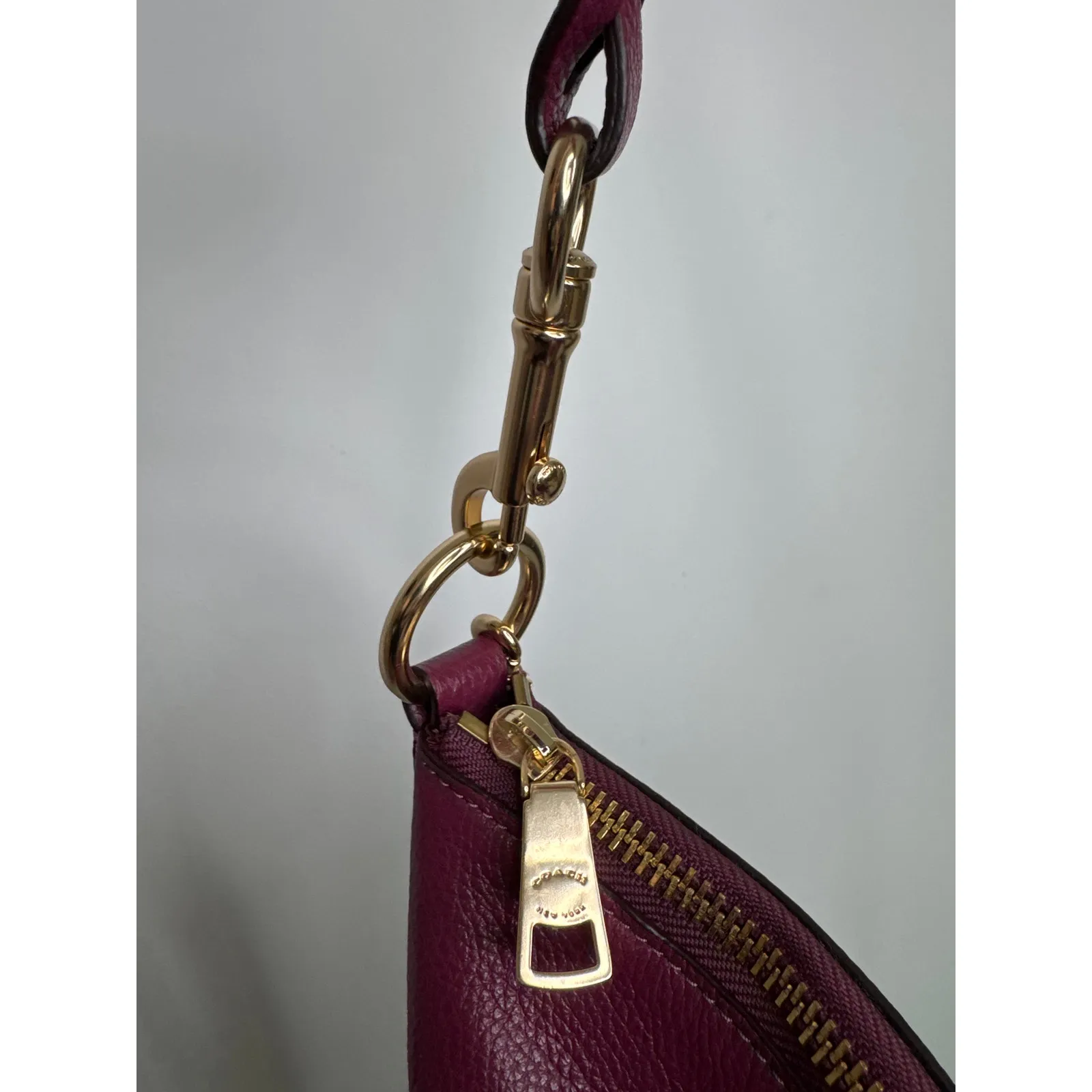 Coach Abby duffle berry Pebbled Leather Shoulder Bag F31507 like NEW - Image 9