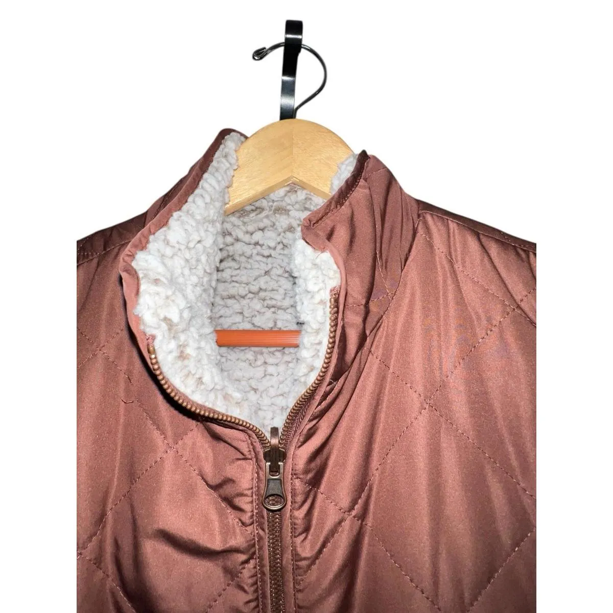 Altar'd State Terra Cotta Reversible Quilted Puffer Sherpa Vest Women's M Orange Size M - Image 5