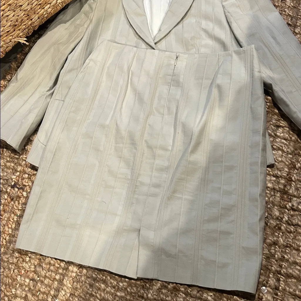 Salvatore Ferragamo 100% Cotton Cream Blazer Jacket Skirt Set Size 10/12 - Image 8