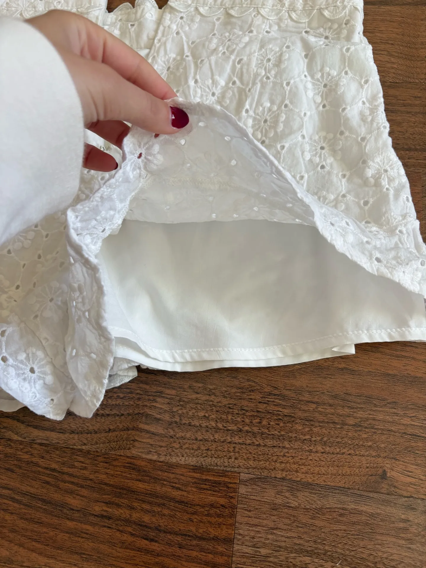 White shorts Size XS - Image 3