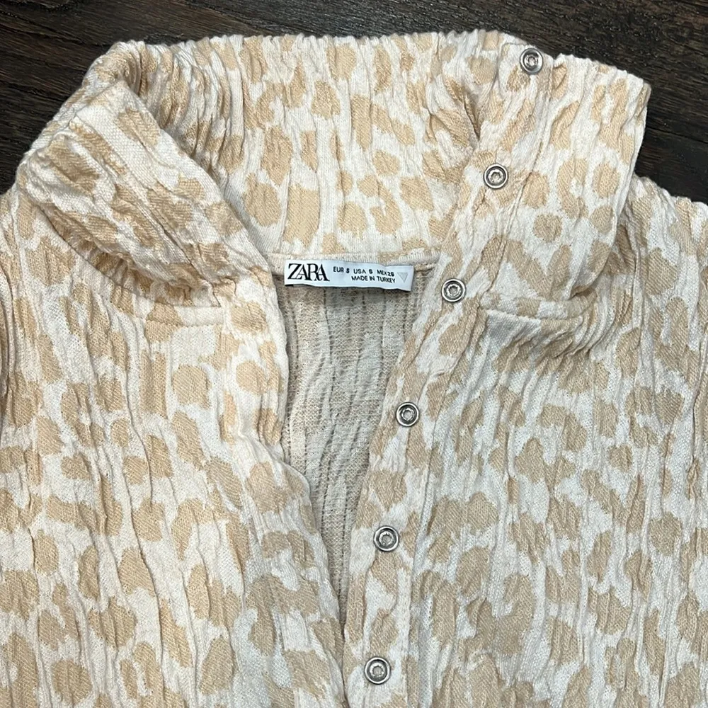 ZARA  women’s crinkle shirt button up - Image 2