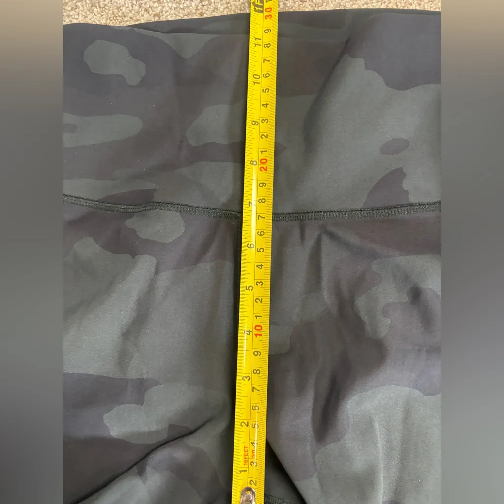 Alo Yoga Women's HIGH-WAIST CAMO VAPOR LEGGINGS - black Camouflage Size M - Image 6