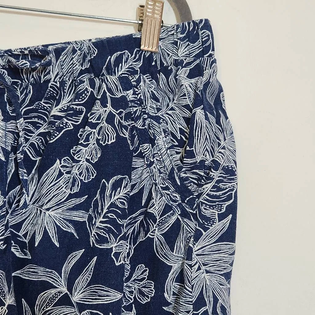 Briggs Navy Floral Linen Pull - Image 5