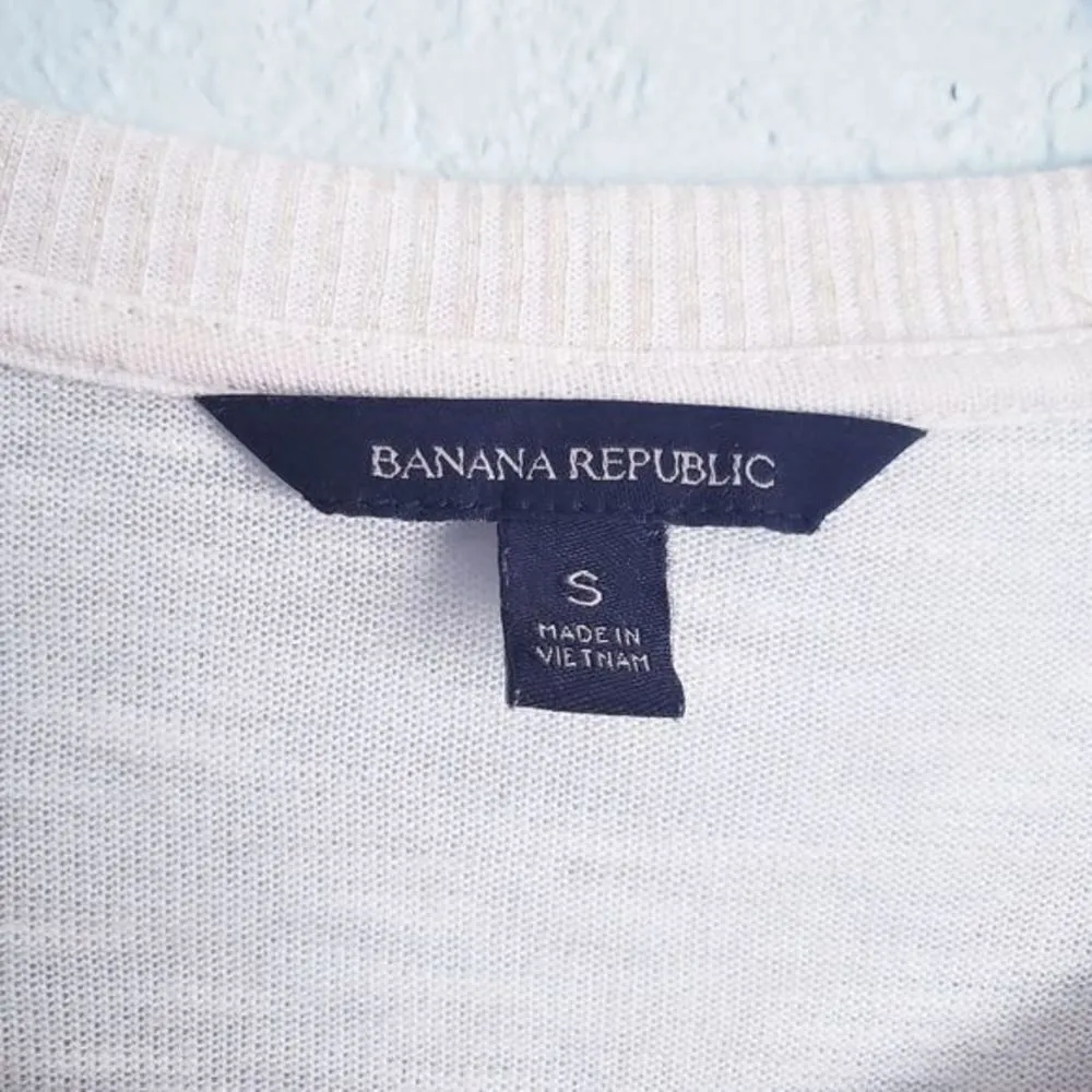 Banana Republic‎ - Image 4