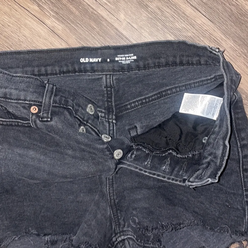 Black denim frayed shorts - Image 2