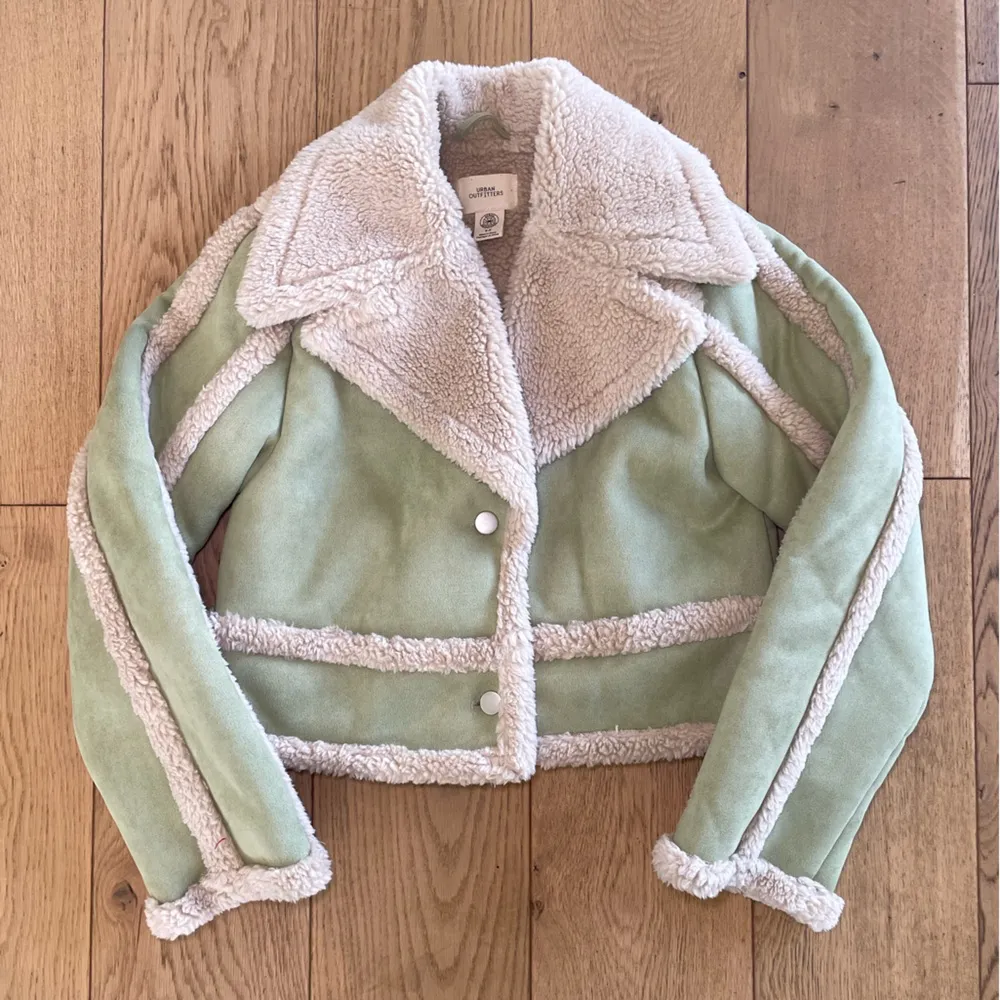 Chloe Faux Shearling Cropped Jacket Urban Outfitters - Image 4