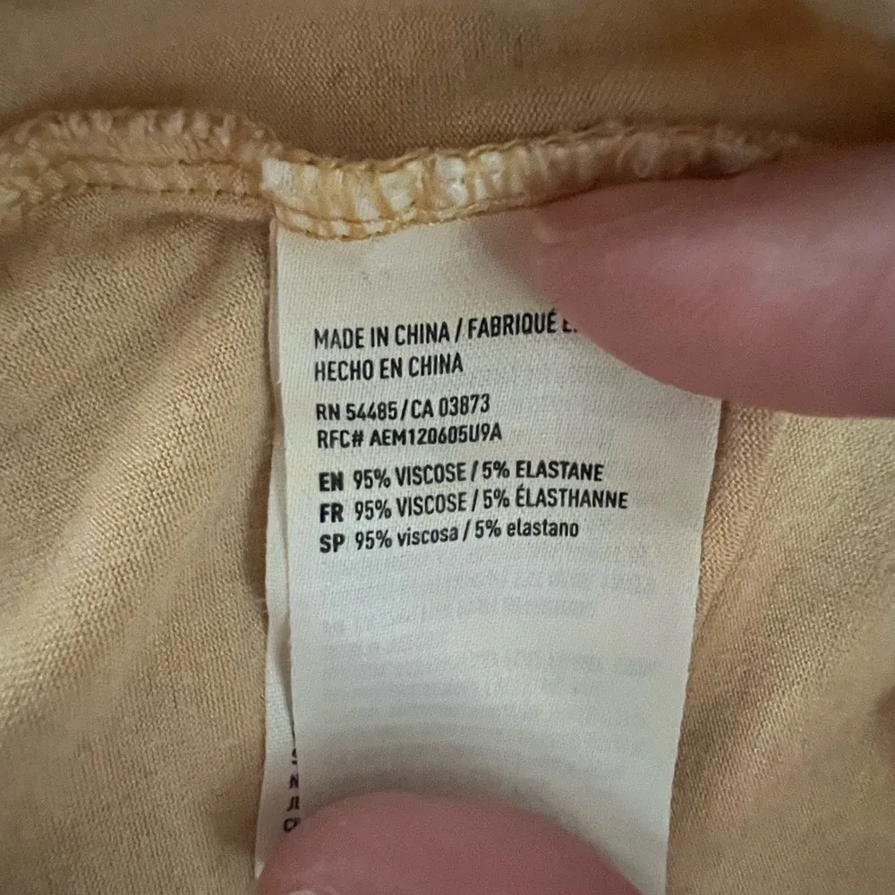 American eagle cropped soft &‎ sexy short sleeve t shirt- yellow- size M - Image 6