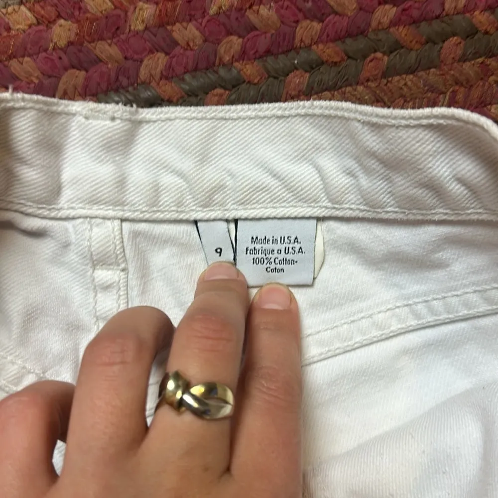 90s VTG WHITE CALVIN KLEIN CUT OFF DENIM SHORTS Size 27 - Image 6