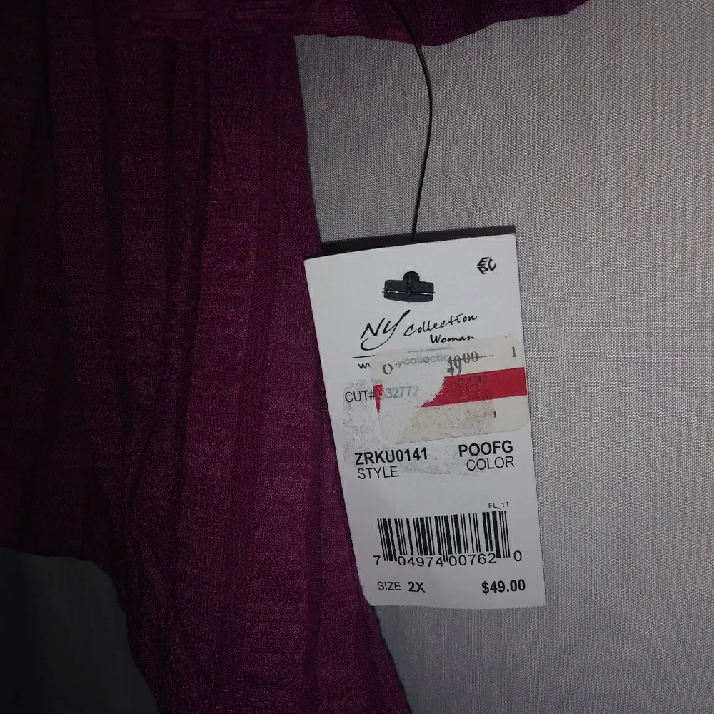 NY Collection 2X Ribbed Lace Trimmed Asymmetrical Top Plus in Black Fuchsia - Image 3