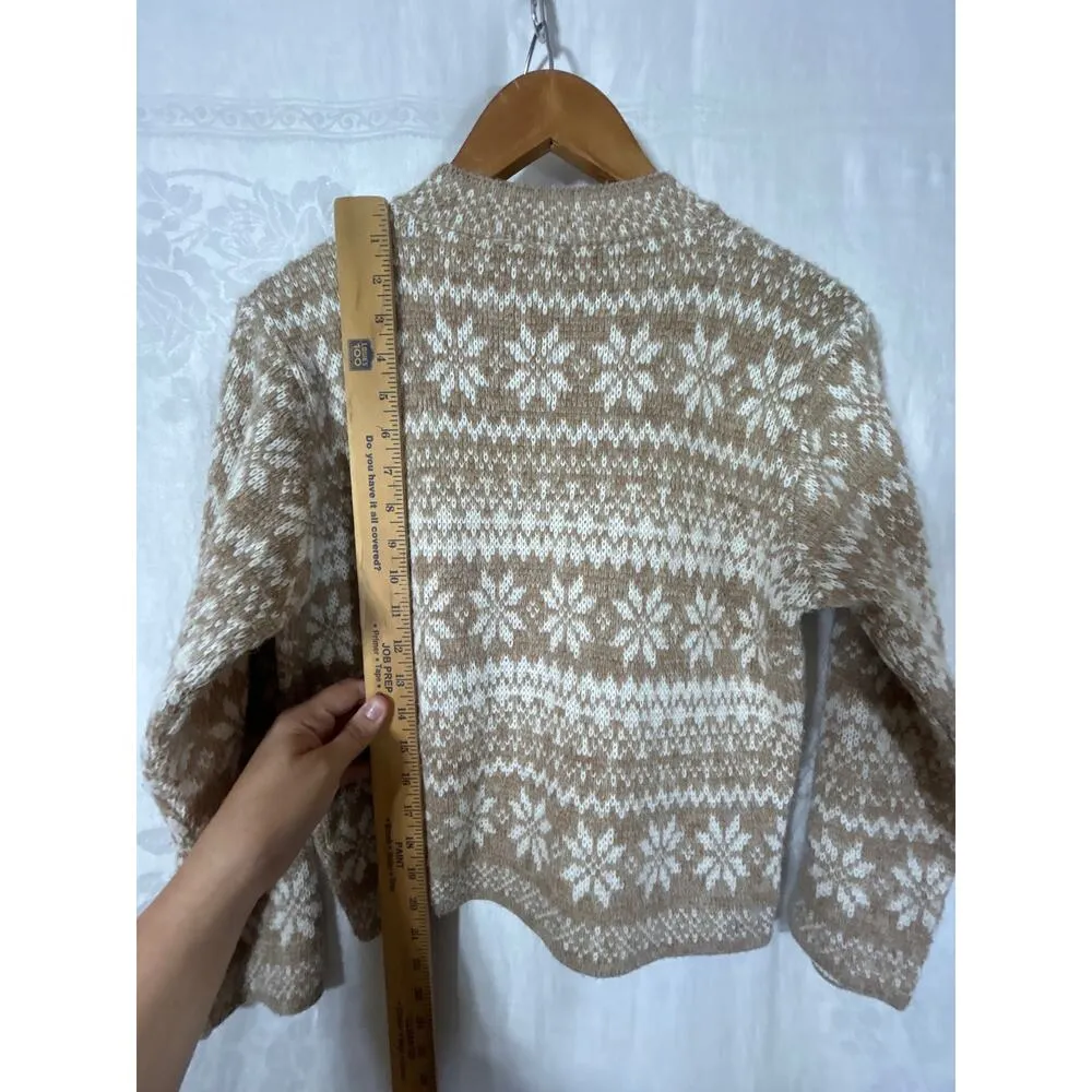 Sweater Vintage Medium Tan White Cropped Snowflakes USA Made Arielle - Image 9