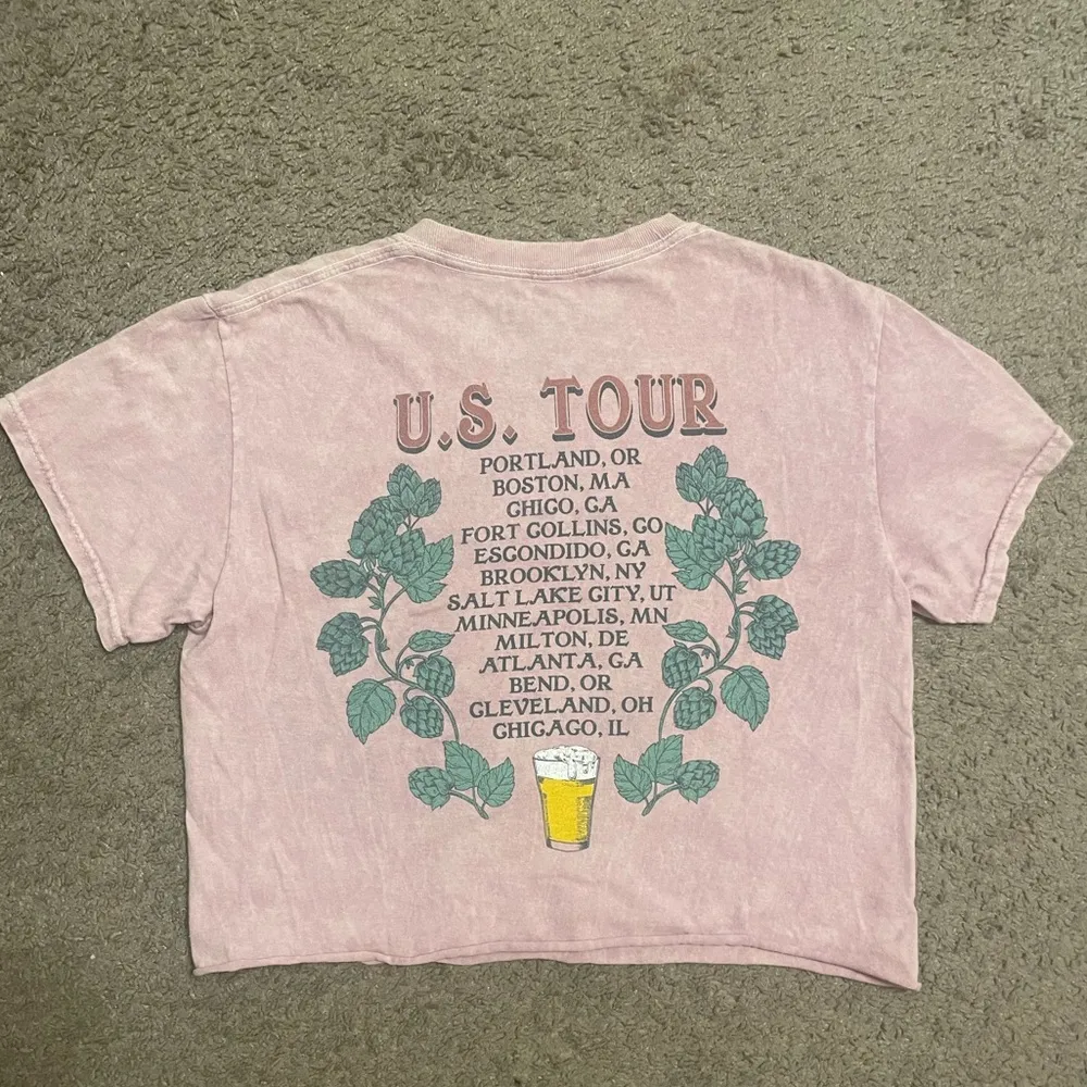Beer fest light pink cropped short sleeve tee shirt size small - Image 3