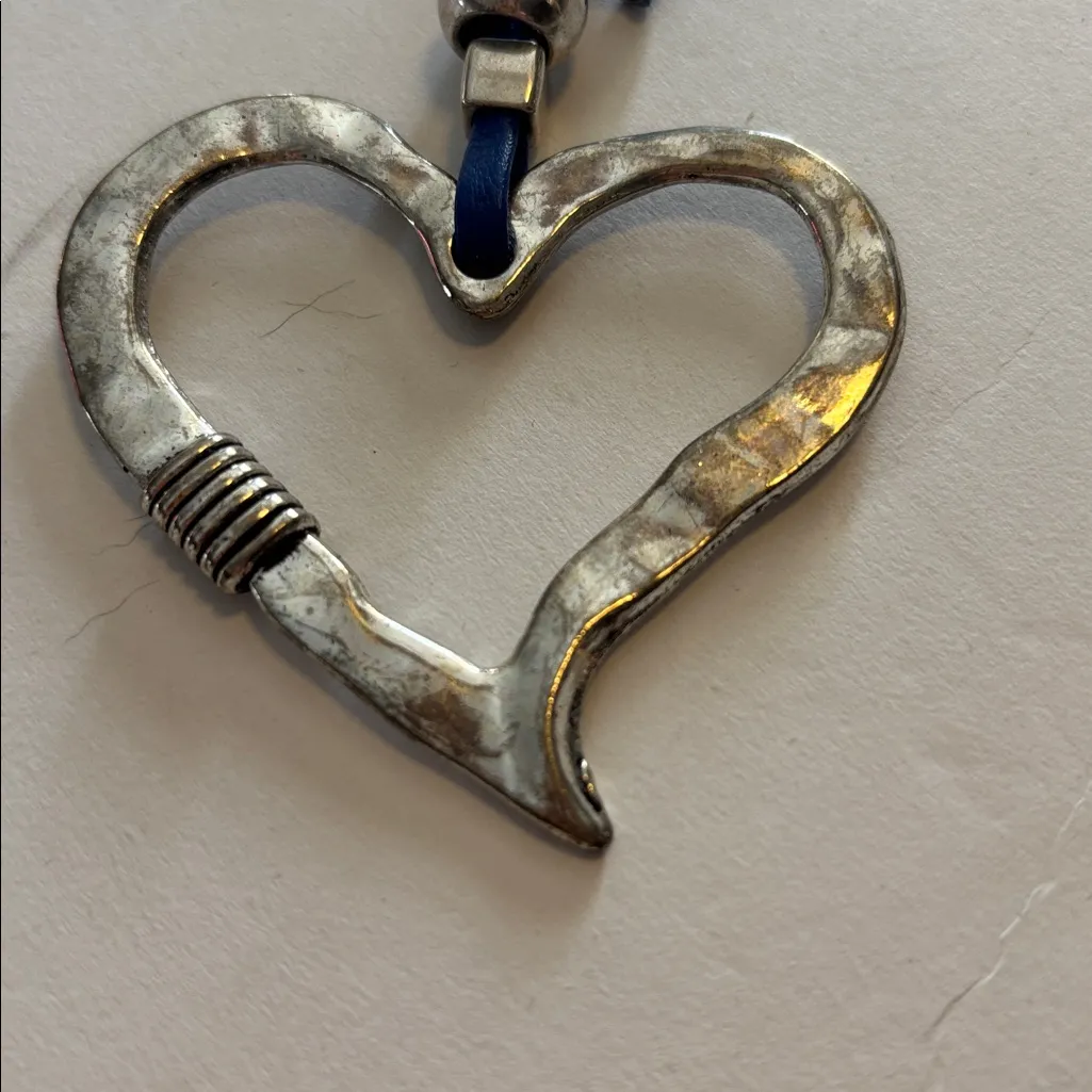 HEART NECKLACE SILVER TONED METAL HEART WITH FAUX BLUE LEATHER ADJUSTABLE CORD - Image 3