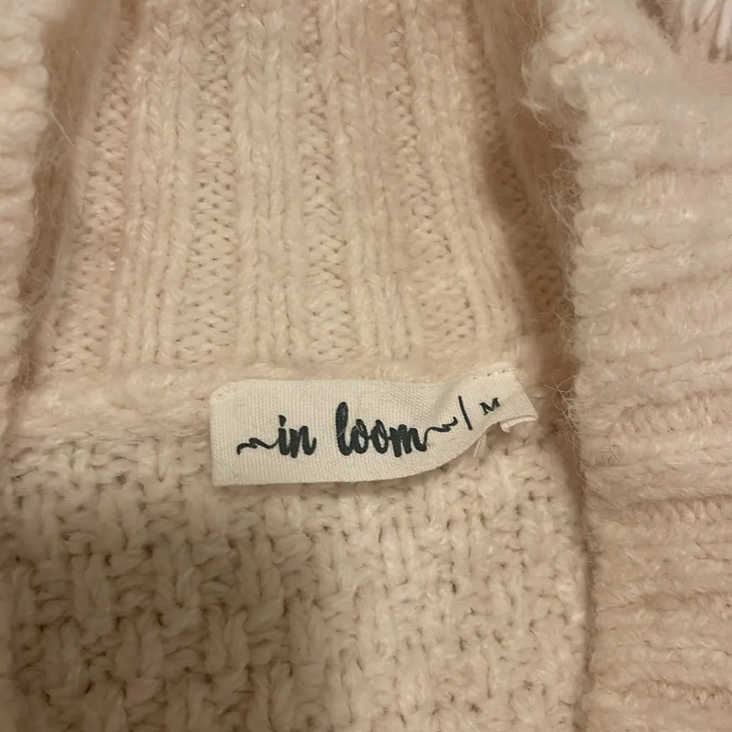 In loom ivory cable knit sweater size Medium - Image 5