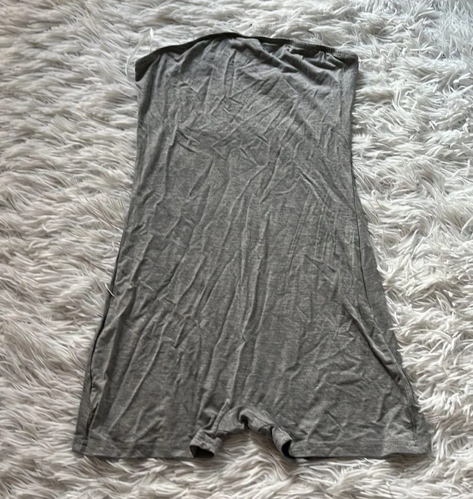 Shein Women’s tube romper shorts in gray size XXS - Image 3