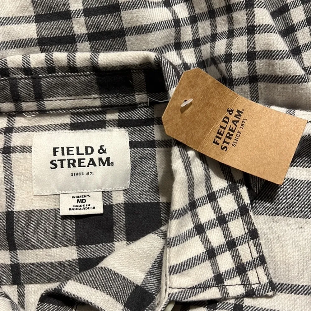 Field & Stream medium women's LS button down plaid with front pocket new w tags - Image 7