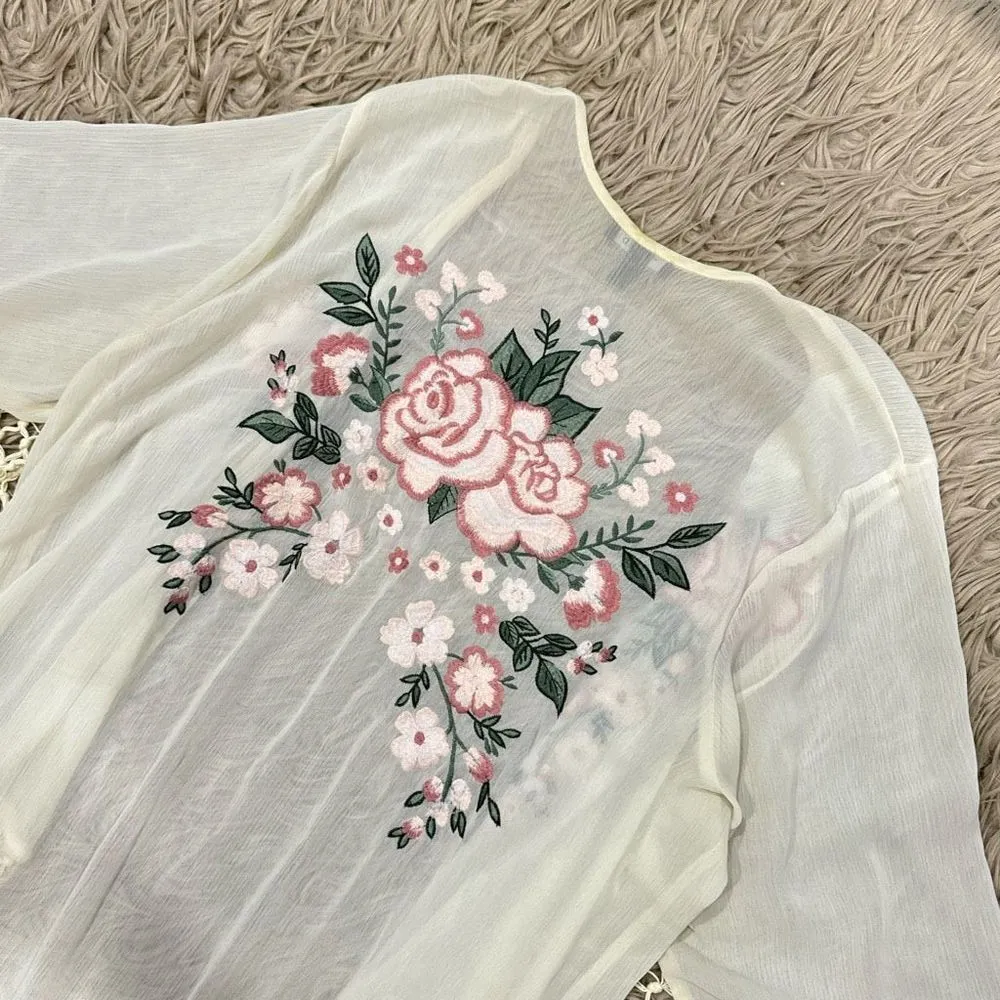 Torrid embroidered fringe kimono size Large (00 torrid) - Image 4