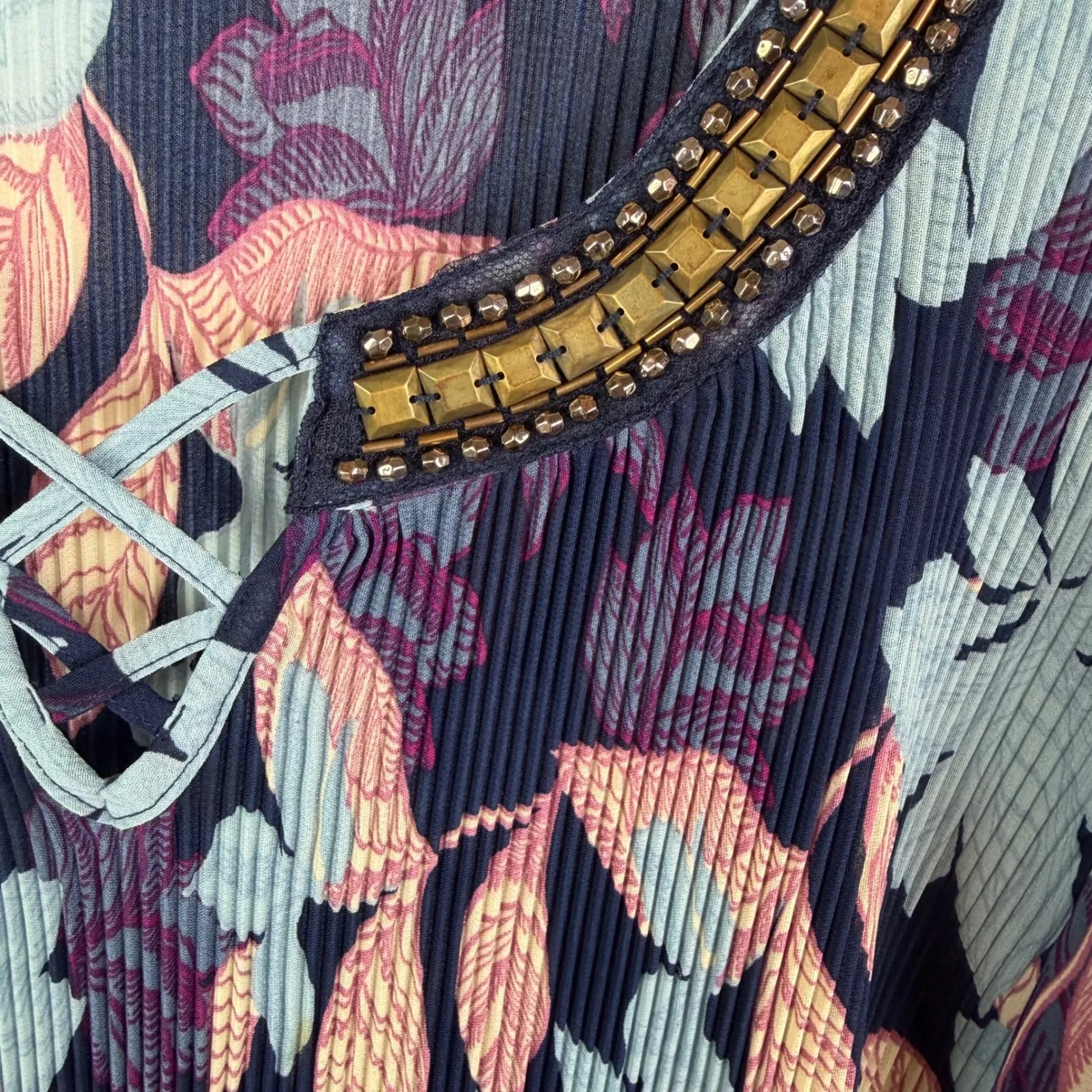 Catherines Floral Beaded Tunic Top Size 3X Multicolor Pleated Lightweight Flowy - Image 2