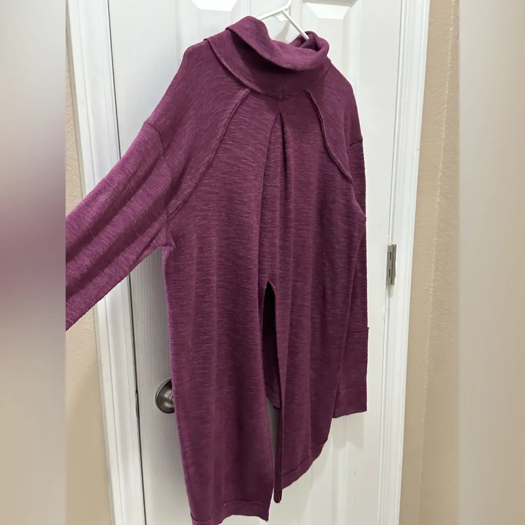 Free People We the Free Split Back Turtleneck Sweater Size Medium purple - Image 12