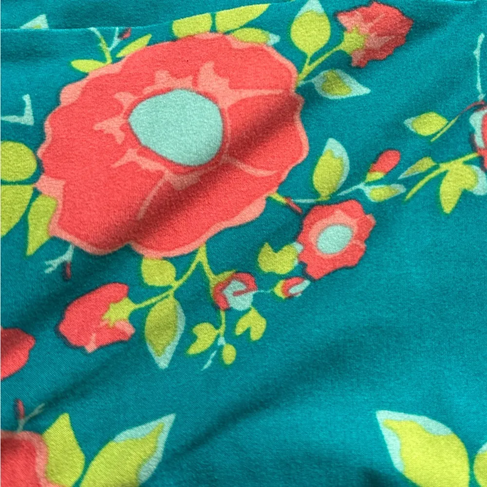 LuLaRoe Tall & Curvy TC Plus Size 1X Teal Blue Green Vibrant Floral Leggings - Image 3