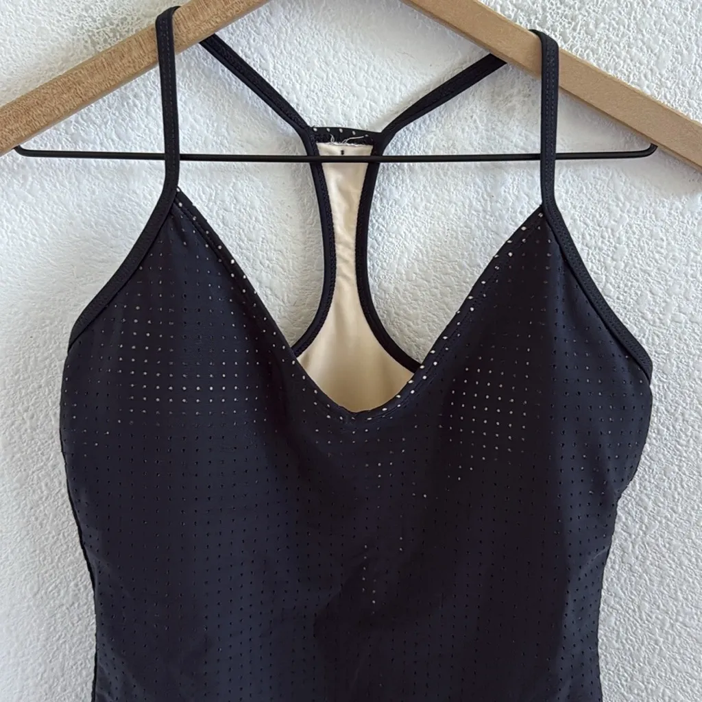 Fabletics Valentina One Piece Sporty One Piece Swim Medium - Image 9