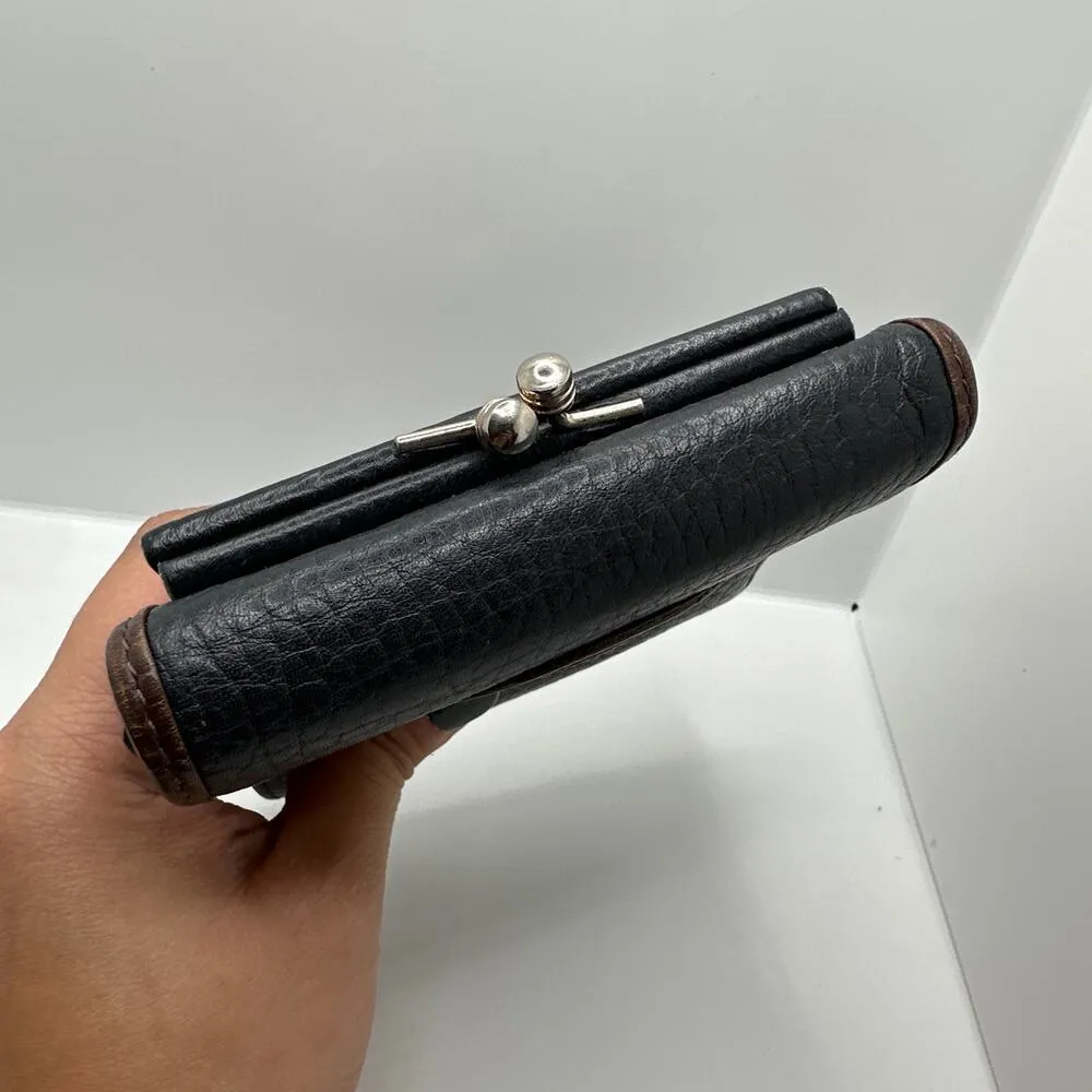Dooney & Bourke  Vintage 1990's Wallet - Image 4