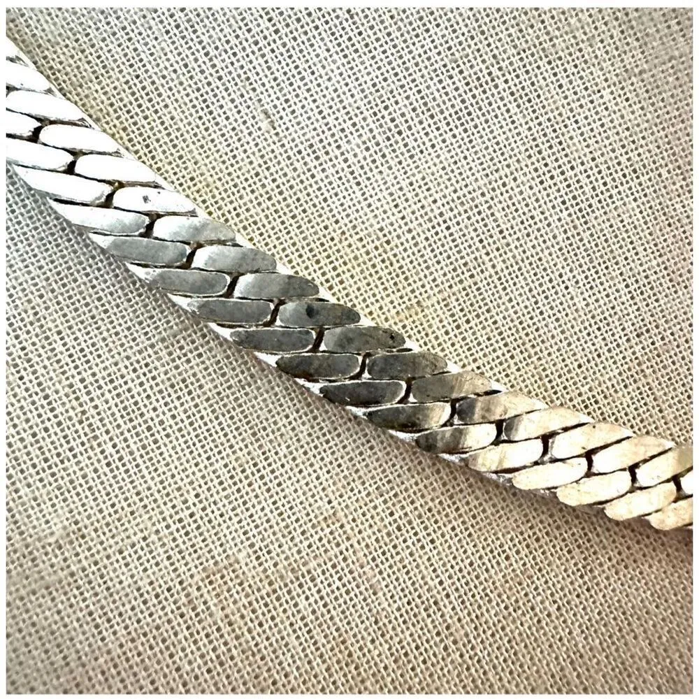 Silver tone flat herringbone chain necklace - Image 3