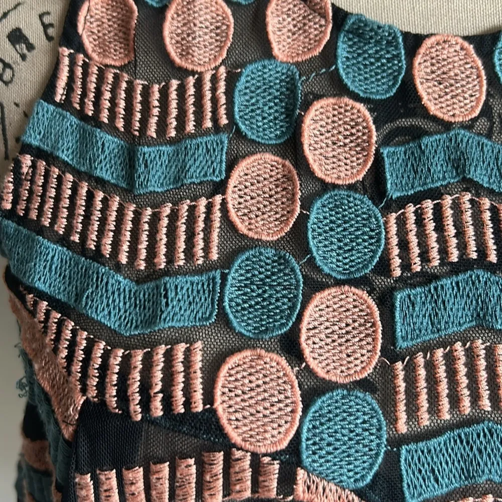 Anthropologie Akemi + Kin Kalila Embroidered Polka Dot Sheer Tank Top Size XS - Image 7