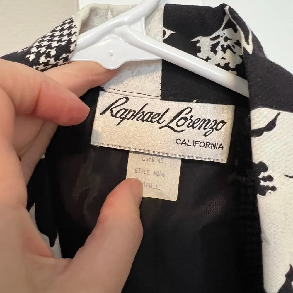 Vintage Black and White Floral Blazer with Open Front - Image 2