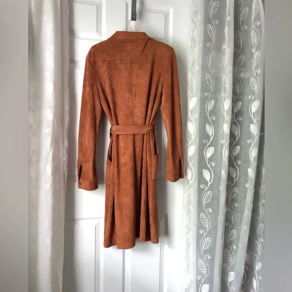 Neiman Marcus Faux suede trench coat jacket with a tie belt full zip up size L - Image 3