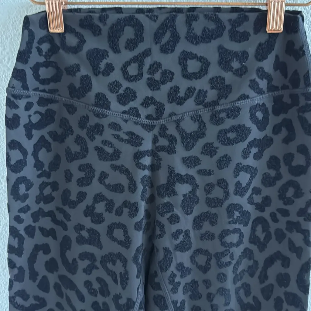 Balance Athletica Vitality High Rise Kingdom Leggings Panther Black Velvet M - Image 4