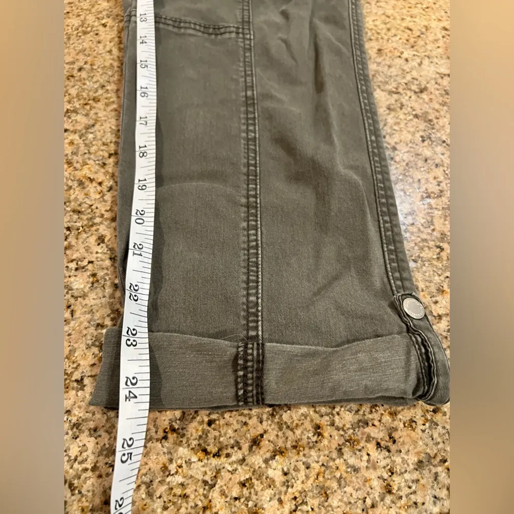 White House Black Market Olive Cropped straight Pants EUC size 12 - Image 6