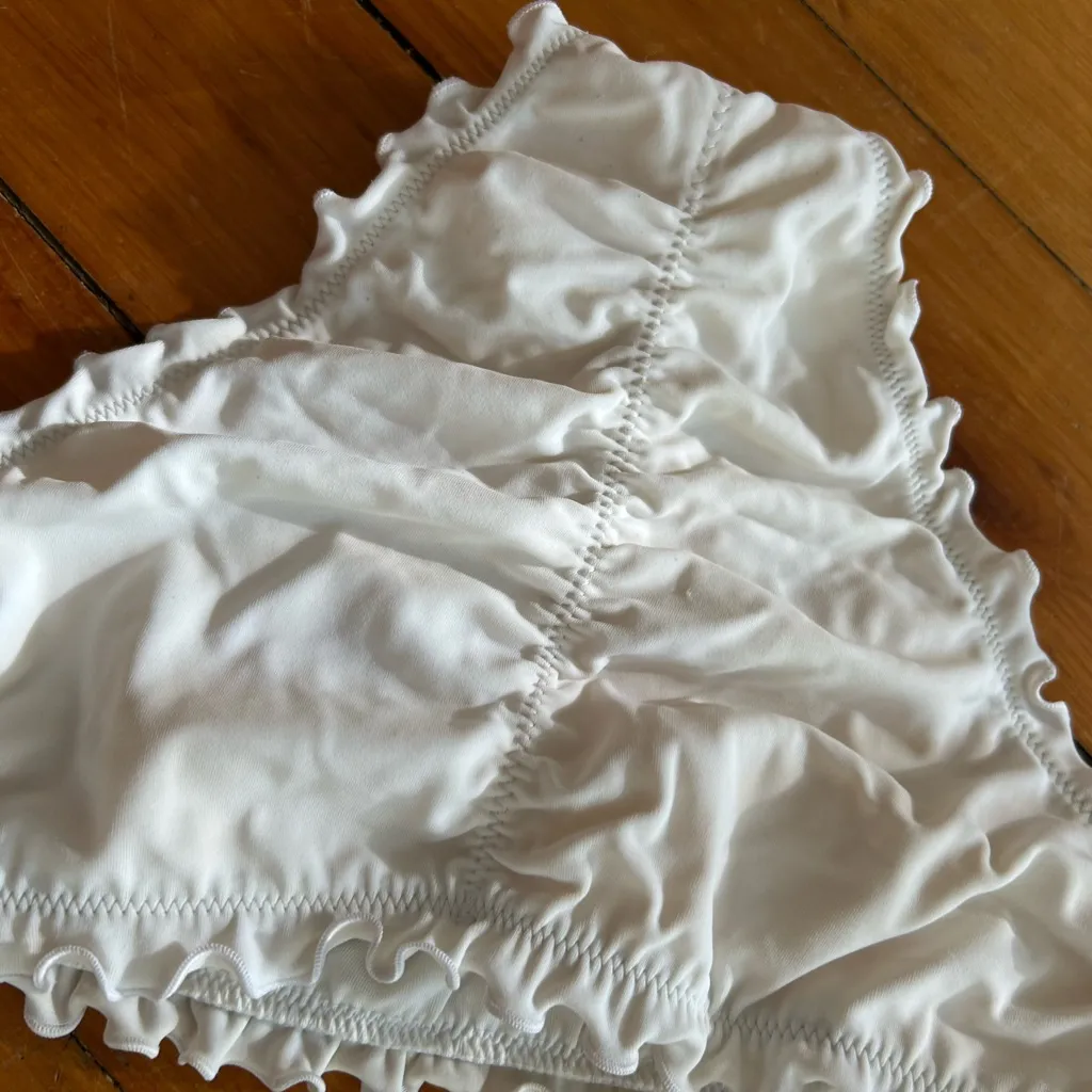 Shade & shore white Ruffle Bikini Bottoms cheeky small - Image 3